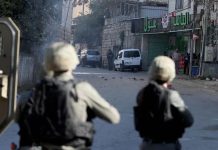 Izrael napada i džamije: Zarobili vjernike pa u racijama ubili jednog Palestinca Izrael napada i džamije: Zarobili vjernike pa u racijama ubili jednog Palestinca - featured image