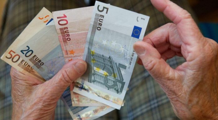 Evo koliko morate zarađivati da biste ostvarili penziju od 1.500 eura, koliku penziju možete očekivati nakon 5 i 10 godina rada u Njemačkoj i još mnogo toga? Evo koliko morate zarađivati da biste ostvarili penziju od 1.500 eura, koliku penziju možete očekivati nakon 5 i 10 godina rada u Njemačkoj i još mnogo toga? - featured image