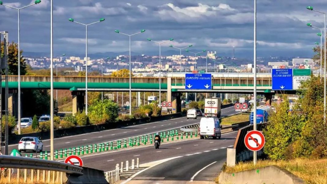 Evropska zemlja uvodi nova pravila za vozače: Prijete zatvorska i novčana kazna preko 7 hiljada KM - featured image Evropska zemlja uvodi nova pravila za vozače: Prijete zatvorska i novčana kazna preko 7 hiljada KM - featured image