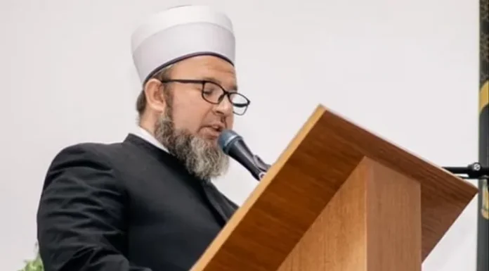 Napad na bh. imama u Melburnu: Vrijeđali njega i suprugu, te presjekli put i izbacili s ceste