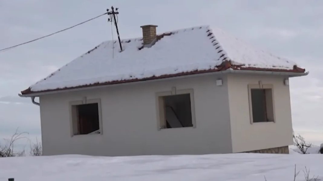 Stanje i dalje kritično: Klizišta gutaju kuće i puteve u bh. gradu - featured image