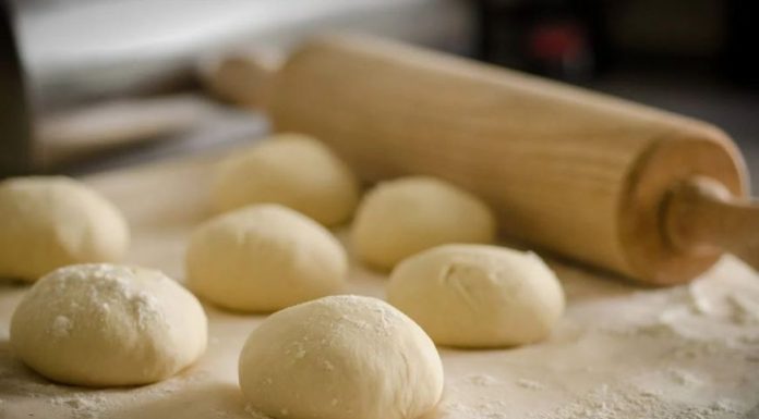 Kako da tijesto naraste za 15 minuta? Trik sa pećnicom koji ćete stalno koristiti Kako da tijesto naraste za 15 minuta? Trik sa pećnicom koji ćete stalno koristiti - featured image