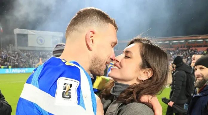 Amra Džeko nasmijala pratitelje nakon Edinovog potpisa: “Dok muž potpisuje…” Amra Džeko nasmijala pratitelje nakon Edinovog potpisa: "Dok muž potpisuje..." - featured image