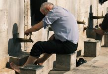 Zbog suše stigao apel muslimanima u Britaniji: Za abdest koristiti manje vode Zbog suše stigao apel muslimanima u Britaniji: Za abdest koristiti manje vode - featured image