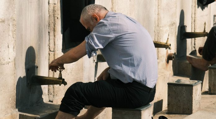 Zbog suše stigao apel muslimanima u Britaniji: Za abdest koristiti manje vode Zbog suše stigao apel muslimanima u Britaniji: Za abdest koristiti manje vode - featured image