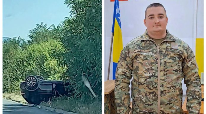 Herojski potez kod Živinica: Nedim spasio majku i bebu iz prevrnutog auta Herojski potez kod Živinica: Nedim spasio majku i bebu iz prevrnutog auta - featured image