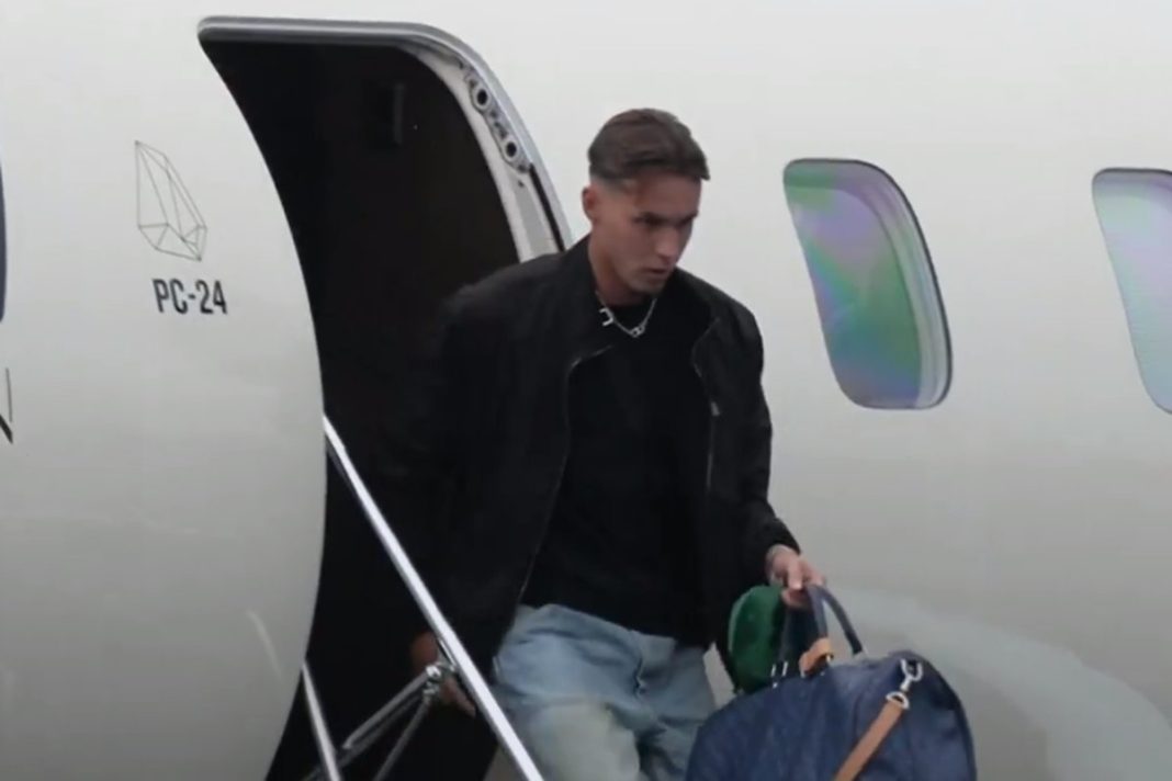 Amar Dedić sinoć sletio u Newcastle, zbog jedne scene odmah je shvatio gdje je došao - featured image