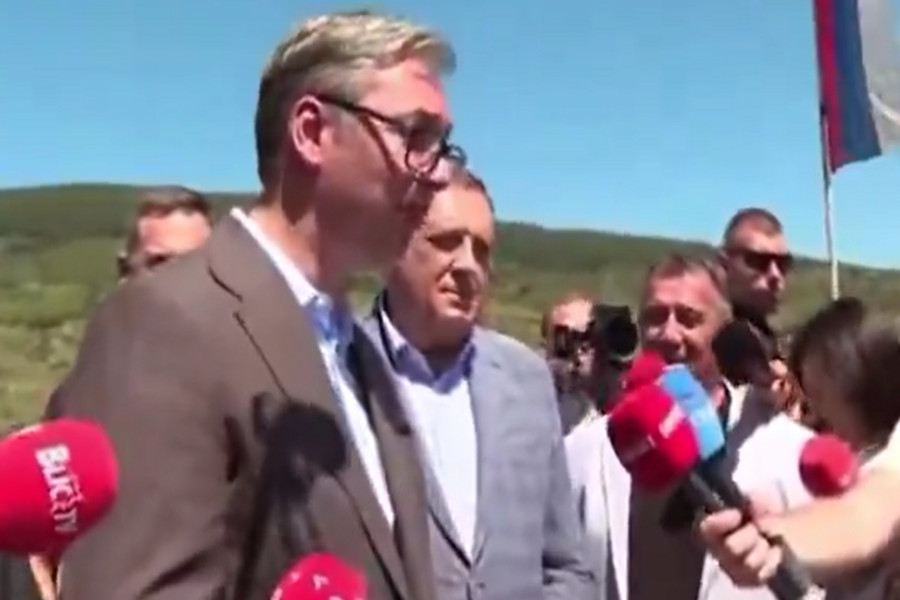 BLAM MILORADA DODIKA PRED KAMERAMA: Hvalio Vučića, pa lupio neviđenu glupost, predsjednik Srbije ga ispravljao pred svima (VIDEO) - featured image BLAM MILORADA DODIKA PRED KAMERAMA: Hvalio Vučića, pa lupio neviđenu glupost, predsjednik Srbije ga ispravljao pred svima (VIDEO) - featured image