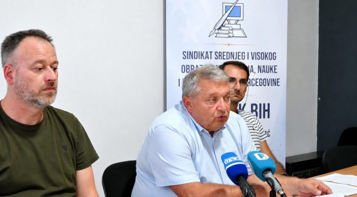 Samo u BiH: Profesor sa VII stepenom 1.736 KM, a zaposlenik ZZO USK sa srednjom školom 2.575 KM