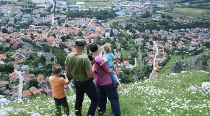 Neočekivan trend: U ovom kantonu raste broj ljudi koji se vraćaju iz inostranstva. Najviše ih se vraća iz Njemačke Neočekivan trend: U ovom kantonu raste broj ljudi koji se vraćaju iz inostranstva. Najviše ih se vraća iz Njemačke - featured image