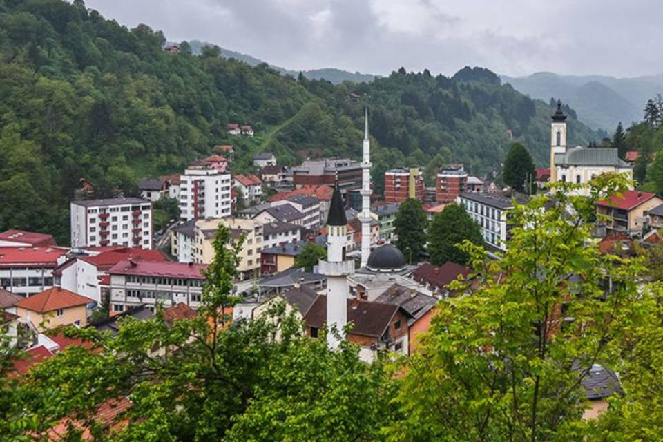 BURSAĆ PODIGAO BURU: Vrijeme je da se preispita status Srebrenice u RS - featured image