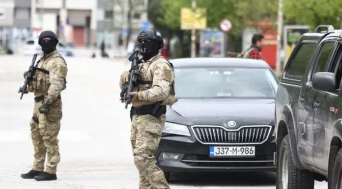 REAKCIJA IZ AMERIKE, NAKON UPADA SPECIJALACA RS-a U SREDNJOJ BOSNI: „Ovo bi mogli biti članovi iste grupe koja je pratila Dodika dok je bježao…“ REAKCIJA IZ AMERIKE, NAKON UPADA SPECIJALACA RS-a U SREDNJOJ BOSNI: „Ovo bi mogli biti članovi iste grupe koja je pratila Dodika dok je bježao…“ - featured image