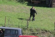 Detalji stravičnog zločina u BiH: Hamid ubio komšiju dok je kosio travu. Ranio još dvoje Detalji stravičnog zločina u BiH: Hamid ubio komšiju dok je kosio travu. Ranio još dvoje - featured image