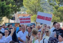Preokret u slučaju otpuštenih radnika Komunalnog: Bošnjaci bi uskoro mogli biti vraćeni na posao Preokret u slučaju otpuštenih radnika Komunalnog: Bošnjaci bi uskoro mogli biti vraćeni na posao - featured image