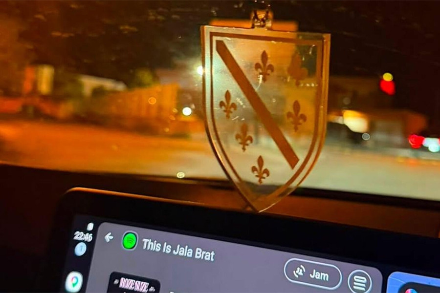 DRAMA NA PUTU PREMA CAZINU: Policija RS-a tražila da iz vozila ukloni ljiljane, zaprijetili su mu… - featured image
