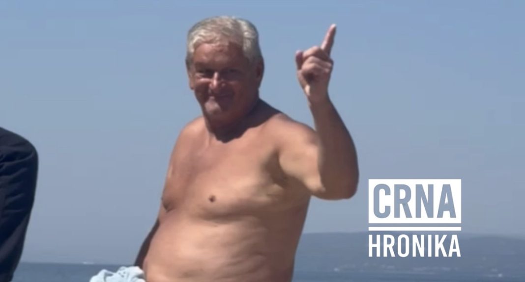 Psihijatri iz Tuzle osudili ponašanje Dragana Babića: Traže „najenergičnije mjere“ i sankcije - featured image Psihijatri iz Tuzle osudili ponašanje Dragana Babića: Traže „najenergičnije mjere“ i sankcije - featured image