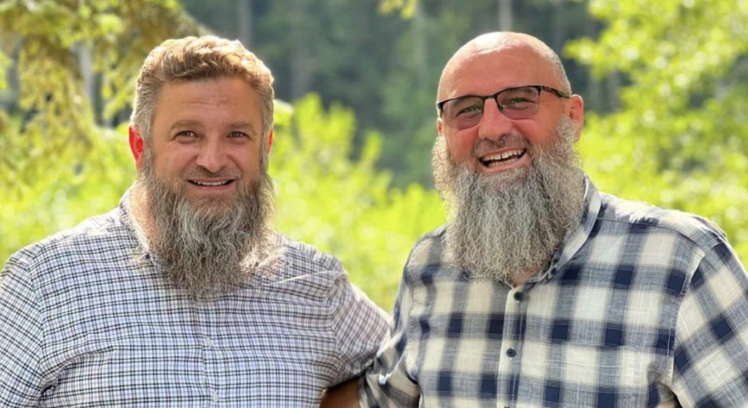 Elvedin Pezić se oglasio nakon povratka s Kosova: “Veseli, pozitivni i nasmijani nakon iskušenja” - featured image Elvedin Pezić se oglasio nakon povratka s Kosova: “Veseli, pozitivni i nasmijani nakon iskušenja” - featured image