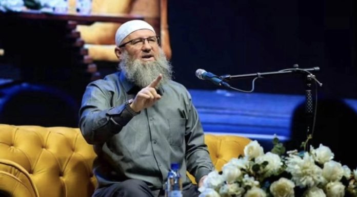 Bošnjaci sa Kosova pisali efendiji Peziću: „Halalite nam zbog svega što ste morali proći“ Bošnjaci sa Kosova pisali efendiji Peziću: „Halalite nam zbog svega što ste morali proći“ - featured image