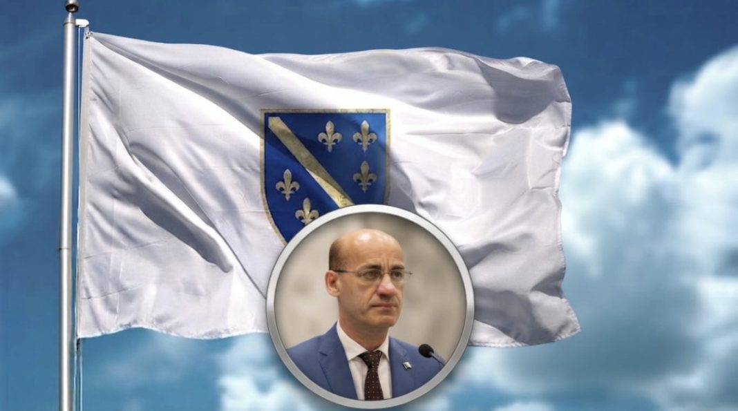 Salkić nakon odluke vlasti u RS ide na Ustavni sud BiH: Zastava s ljiljanima neće biti zabranjena! - featured image Salkić nakon odluke vlasti u RS ide na Ustavni sud BiH: Zastava s ljiljanima neće biti zabranjena! - featured image