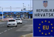 Hrvati na bosanskoj granici napravili haos: „Ma, kupuju i odnose pune vreće toga“ Hrvati na bosanskoj granici napravili haos: „Ma, kupuju i odnose pune vreće toga“ - featured image