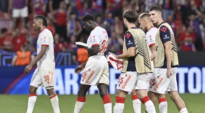 UEFA ne prašta nikome! Pokrenut postupak protiv Crvene zvezde zbog veličanja Ratka Mladića! UEFA ne prašta nikome! Pokrenut postupak protiv Crvene zvezde zbog veličanja Ratka Mladića! - featured image