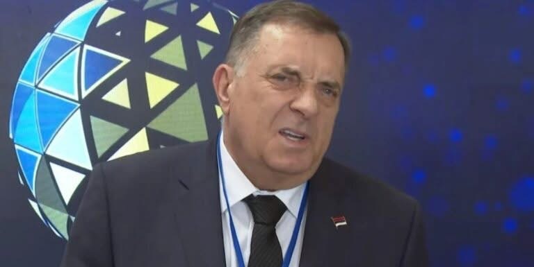 Nakon novog skandala Milorada Dodika: “E moj narode – Šta si Bogu zgriješio” - featured image Nakon novog skandala Milorada Dodika: “E moj narode – Šta si Bogu zgriješio” - featured image