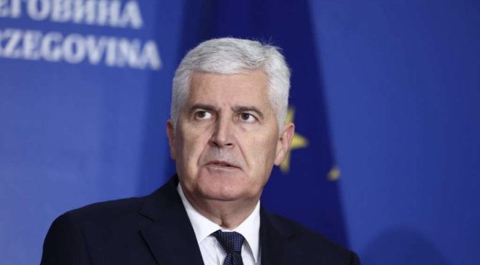 Pogledajte za šta sve Čović plaća Amerikance 30.000 dolara mjesečno! Pogledajte za šta sve Čović plaća Amerikance 30.000 dolara mjesečno! - featured image