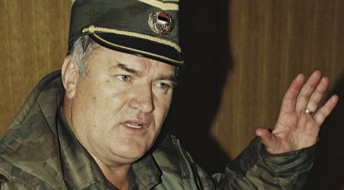Sramna poruka bivšeg fudbalera nakon smrti Ratka Mladića: “Mirno spavaj i šubaru nakrivi, ima tvojih četnika još živih” Sramna poruka bivšeg fudbalera nakon smrti Ratka Mladića: “Mirno spavaj i šubaru nakrivi, ima tvojih četnika još živih” - featured image