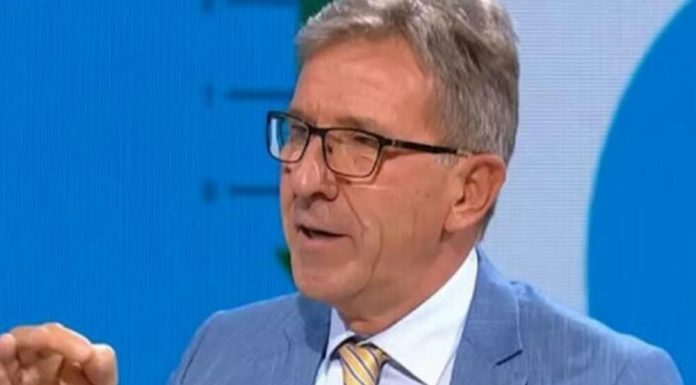 “DECI SVAKO JUTRO DAJEMO TOKSIN KOJI JE OPASNIJI OD MARIHUANE, PA SE POSLE HVATAMO ZA GLAVU”: Dr Dragan upozorava! “DECI SVAKO JUTRO DAJEMO TOKSIN KOJI JE OPASNIJI OD MARIHUANE, PA SE POSLE HVATAMO ZA GLAVU”: Dr Dragan upozorava! - featured image