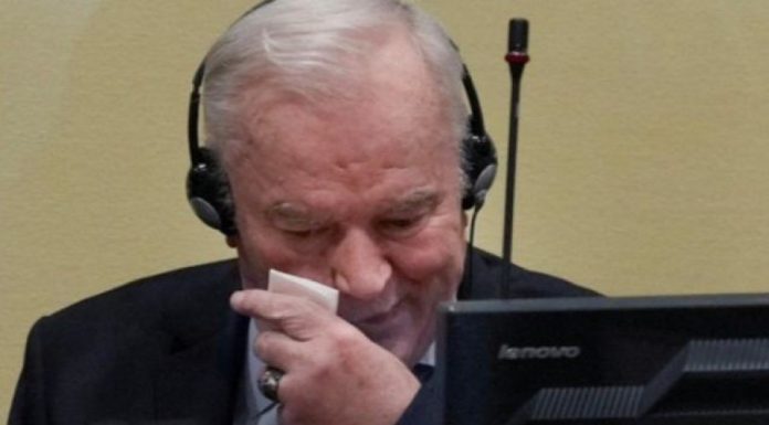 KNJIGA OTKRILA DETALJE MLADIĆEVOG BIJEGA: Čuvalo ga stotinu vojnika, imao kuhara, a pronađen je iza vrata prljave sobe KNJIGA OTKRILA DETALJE MLADIĆEVOG BIJEGA: Čuvalo ga stotinu vojnika, imao kuhara, a pronađen je iza vrata prljave sobe - featured image