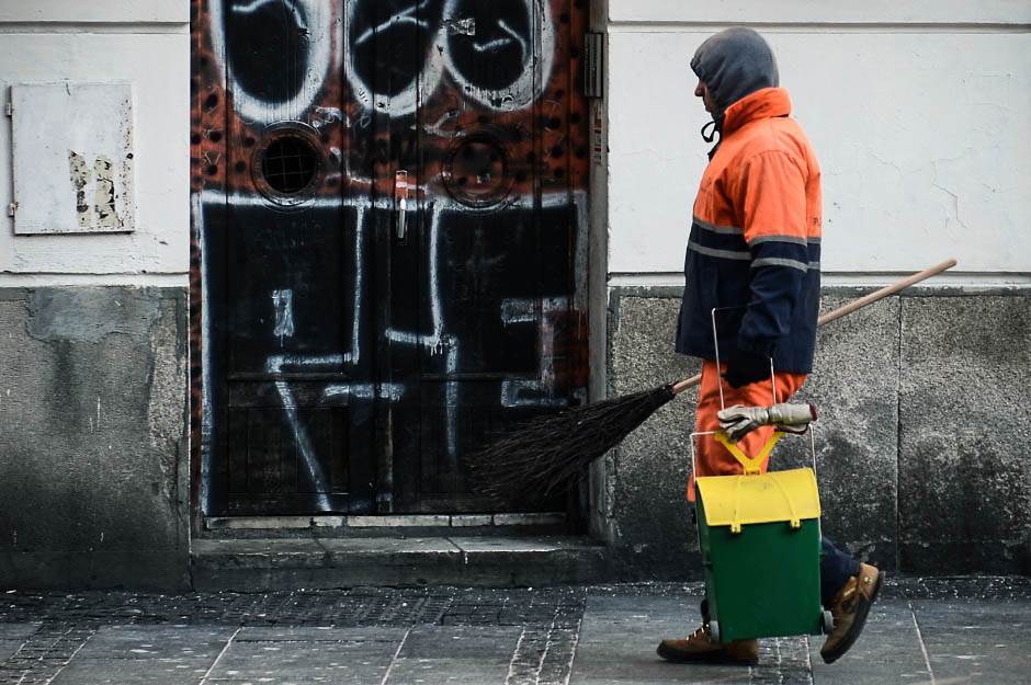 Ja sam radnik komunalnog preduzeća Rad iz Bratunca i ja nosim bombu - featured image