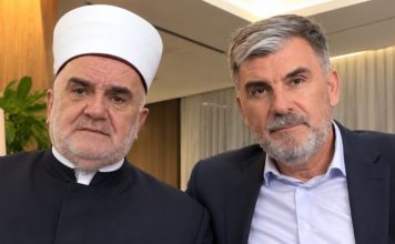 Poznati biznismen poklonio ef. Dudiću Mercedes od 80.000 eura: “Ne može privrednik imati bolje auto od mog muftije” Poznati biznismen poklonio ef. Dudiću Mercedes od 80.000 eura: “Ne može privrednik imati bolje auto od mog muftije” - featured image