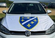 Panteri tvrde da mladići namjerno provociraju sa ljiljanima