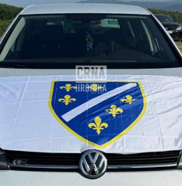Panteri tvrde da mladići namjerno provociraju sa ljiljanima