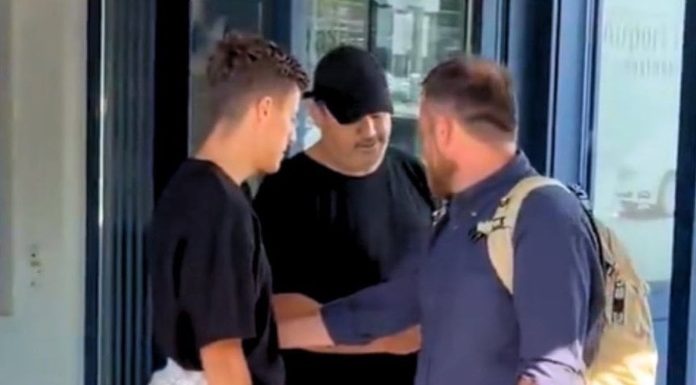 Najluđa scena svih vremena: Ono što se dešavalo na aerodromu u Njemačkoj historija ne pamti! Najluđa scena svih vremena: Ono što se dešavalo na aerodromu u Njemačkoj historija ne pamti! - featured image