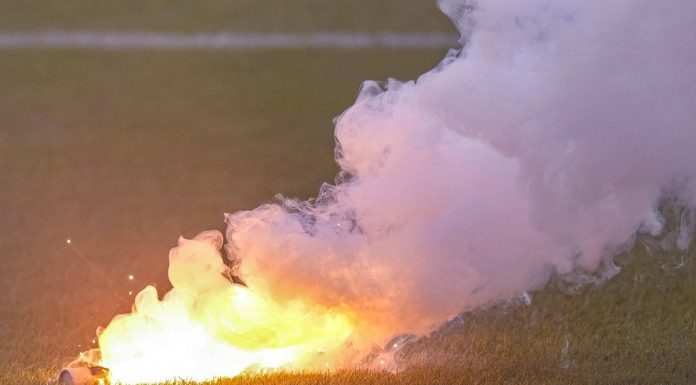 Derbi pretvoren u pravi rat – Slike strave i užasa dolaze iz Njemačke! Derbi pretvoren u pravi rat - Slike strave i užasa dolaze iz Njemačke! - featured image