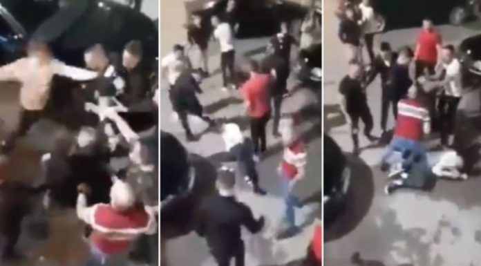 Nakon 3 minute tuče sa četnicima hodža poručio srpskoj policiji:” Možete da mi skinete glavu sa ramena ali ne možete pobiti sav ovaj narod” Nakon 3 minute tuče sa četnicima hodža poručio srpskoj policiji:” Možete da mi skinete glavu sa ramena ali ne možete pobiti sav ovaj narod” - featured image