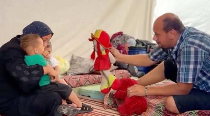 Dobila dijete nakon 20 godina: Priča iz Gaze o čudu koje je počelo s “Edhemom”, a završilo sa “Safom” Dobila dijete nakon 20 godina: Priča iz Gaze o čudu koje je počelo s “Edhemom”, a završilo sa “Safom” - featured image
