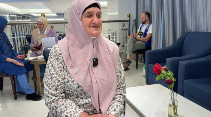Hadž od malina: “Nisam htjela pomoć, hoću da zaradim svojim rukama, da mi bude halal” Hadž od malina: “Nisam htjela pomoć, hoću da zaradim svojim rukama, da mi bude halal” - featured image