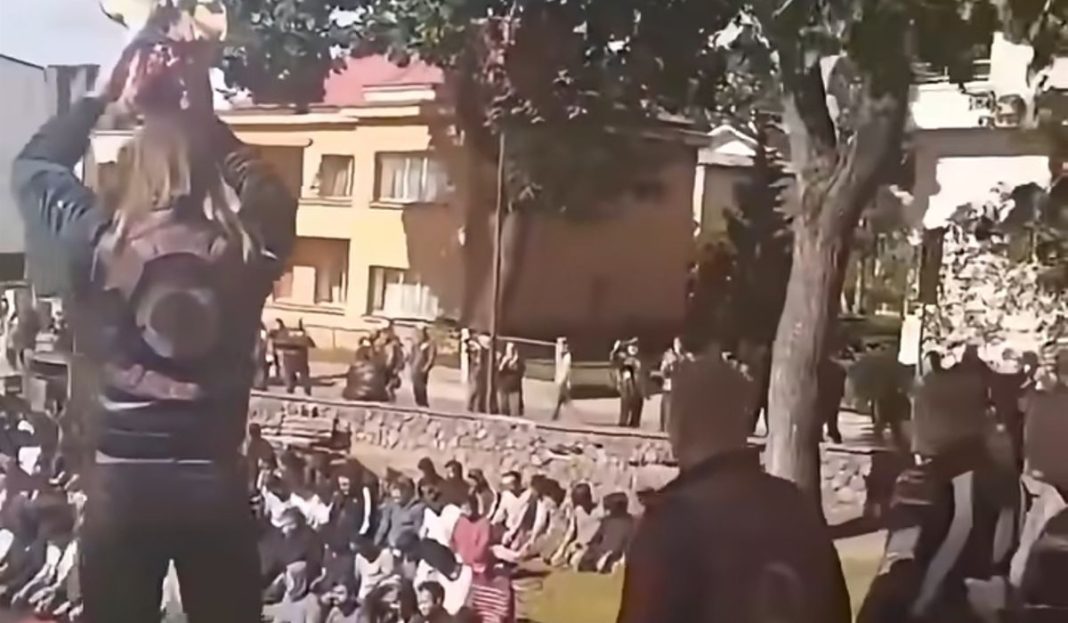 Motociklisti provocirali muslimane tokom džume u Litvaniji: Puštali glasnu muziku i pred džamiju donijeli svinjsku glavu - featured image