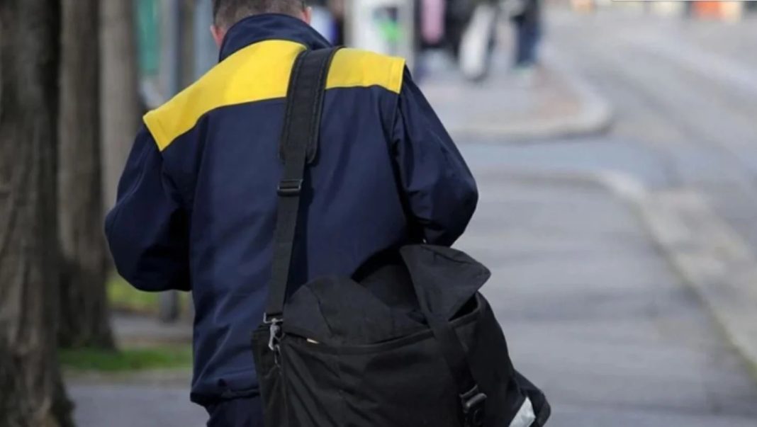 CIJELA BiH PRATI OVO: Novi potez poštara koji je pobjegao sa penzijama, ovo niko nije očekivao - featured image CIJELA BiH PRATI OVO: Novi potez poštara koji je pobjegao sa penzijama, ovo niko nije očekivao - featured image