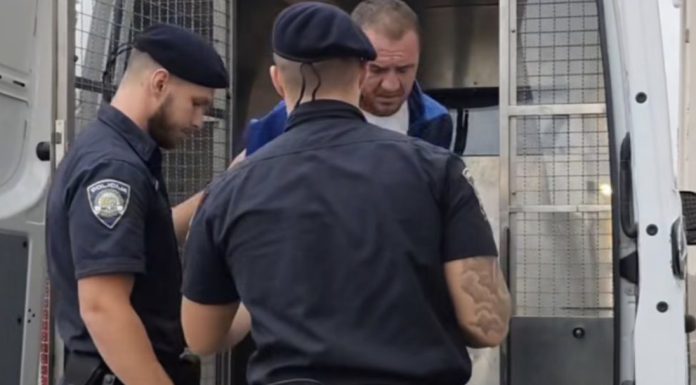Ovo je monstrum koji je ubio ženu iako je zvala policiju: Iza nje stalo šestero djece Ovo je monstrum koji je ubio ženu iako je zvala policiju: Iza nje stalo šestero djece - featured image
