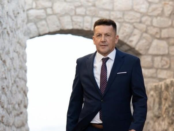 Lučić: Kladionice treba ukinuti, ne plaćaju porez i izazivaju bolest - featured image