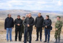 Šta rade političari iz RS na vojnoj vježbi Srbije? Dodik: “Ovo je kao naša vojska” Šta rade političari iz RS na vojnoj vježbi Srbije? Dodik: “Ovo je kao naša vojska” - featured image