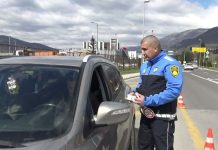 Vozačima u BiH prijeti kazna do 1.000 KM za prekršaj za koji mnogi ne znaju Vozačima u BiH prijeti kazna do 1.000 KM za prekršaj za koji mnogi ne znaju - featured image
