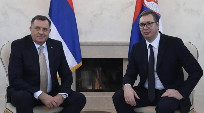 Eksplozivni izvještaj iz Amerike: Dodik i Vučić šire laži o ‘islamskom ekstremizmu’ u BiH Eksplozivni izvještaj iz Amerike: Dodik i Vučić šire laži o ‘islamskom ekstremizmu’ u BiH - featured image