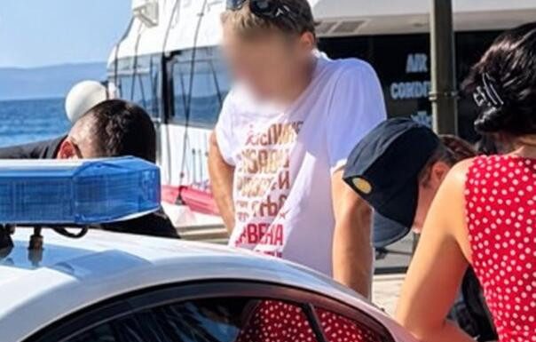 Srbin koji je bačen u more zbog majice Zvezde ide u zatvor jer je veličao Mladića Srbin koji je bačen u more zbog majice Zvezde ide u zatvor jer je veličao Mladića - featured image