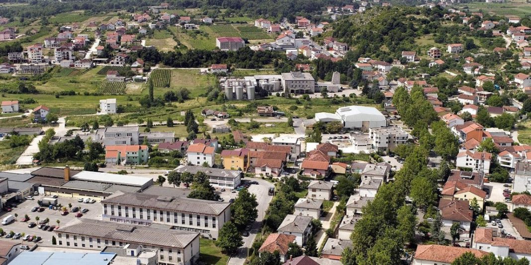 ŽESTOK UDAR U BiH: Ova stranka želi promijeniti ime ovog bh. grada jer je naziv „turski“ - featured image ŽESTOK UDAR U BiH: Ova stranka želi promijeniti ime ovog bh. grada jer je naziv „turski“ - featured image