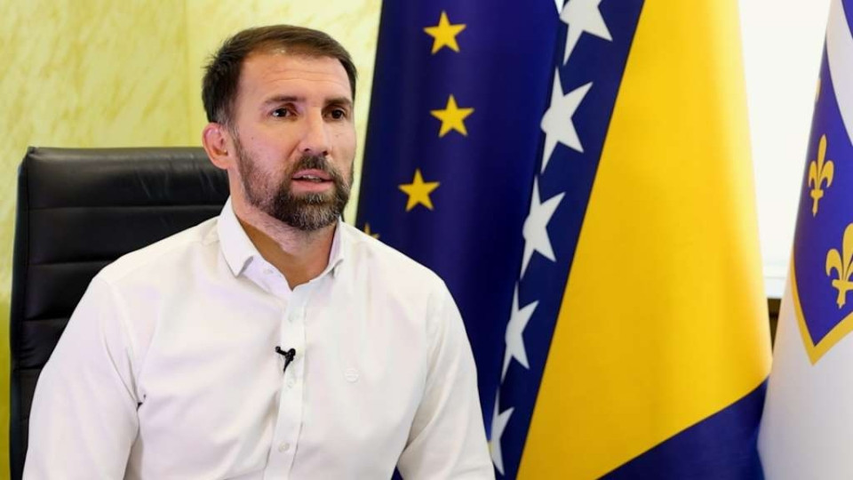 I TO SMO DOČEKALI: Naknade povećane na 1.027 KM, nova prava čekaju Parlament - featured image I TO SMO DOČEKALI: Naknade povećane na 1.027 KM, nova prava čekaju Parlament - featured image