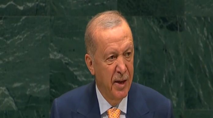 ERDOGANOV GOVOR UZDRMAO SVIJET: Pogledajte kako delegacija Izraela demonstrativno napušta Generalnu skupštinu UN-a (VIDEO) ERDOGANOV GOVOR UZDRMAO SVIJET: Pogledajte kako delegacija Izraela demonstrativno napušta Generalnu skupštinu UN-a (VIDEO) - featured image